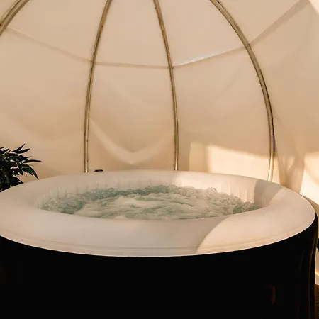 Downtown Scandinavian Igloo With Jacuzzi&garden Apartment
