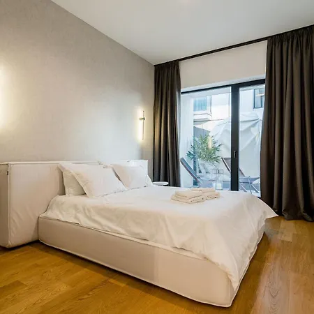 Downtown Scandinavian Igloo With Jacuzzi&garden Apartment Bucharest