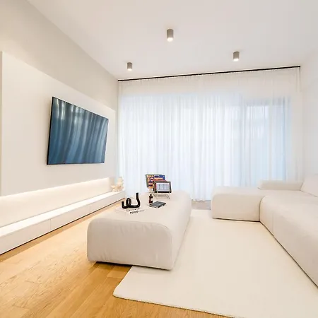 Apartment Downtown Scandinavian Igloo With Jacuzzi&garden Bucharest