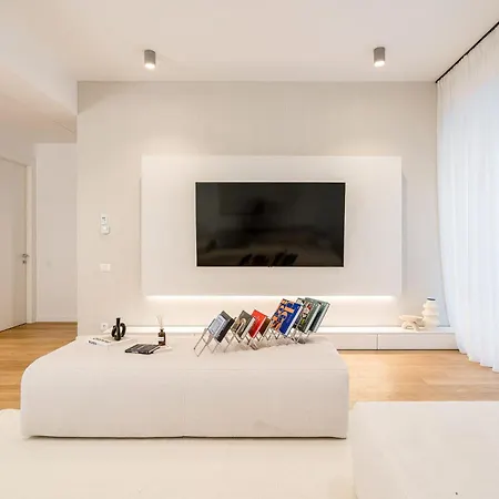Downtown Scandinavian Igloo With Jacuzzi&garden Apartment Bucharest
