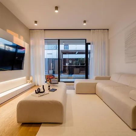 Apartment Downtown Scandinavian Igloo With Jacuzzi&garden Bucharest