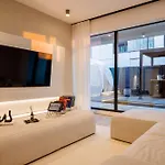 Apartmán Urban Deluxe Igloo With Jacuzzi&garden