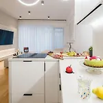Urban Deluxe Igloo With Jacuzzi&garden Apartmán