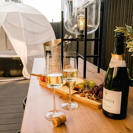 Urban Deluxe Igloo With Jacuzzi&garden