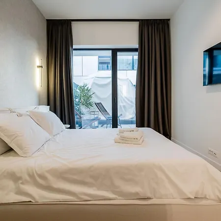 Urban Deluxe Igloo With Jacuzzi&garden Bukarest