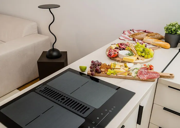 Urban Deluxe Igloo With Jacuzzi&garden Апартаменти Бухарест