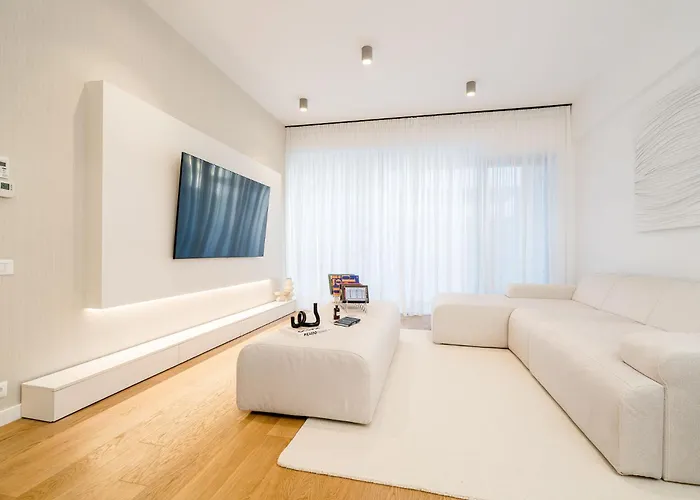 Apartment Urban Deluxe Igloo With Jacuzzi&garden Bucharest