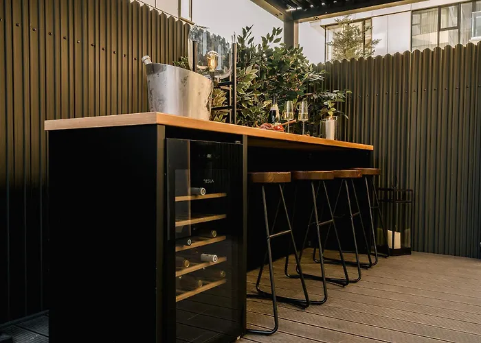 Urban Deluxe Igloo With Jacuzzi&garden Bucharest