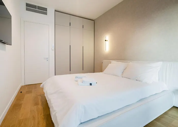 Urban Deluxe Igloo With Jacuzzi&garden Bukarest