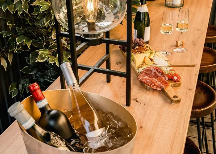 Apartment Urban Deluxe Igloo With Jacuzzi&garden Bucharest