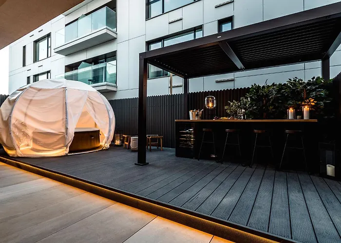 Urban Deluxe Igloo With Jacuzzi&garden Апартаменти *